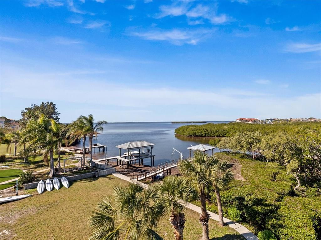 1614 SEA BREEZE DRIVE, Tarpon Springs, FL 34689