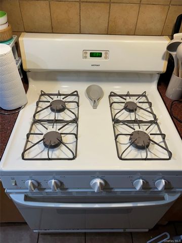 31-05 33 Street 3L, Astoria, NY 11106