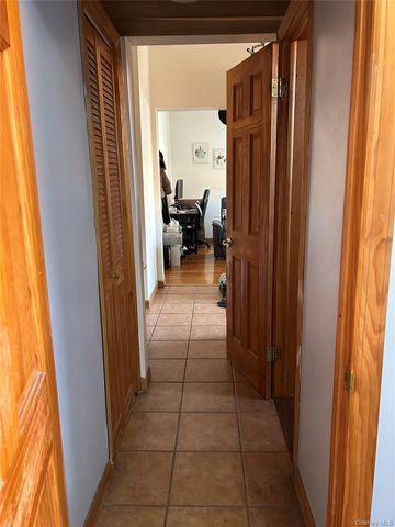 31-05 33 Street 3L, Astoria, NY 11106