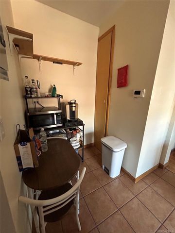 31-05 33 Street 3L, Astoria, NY 11106