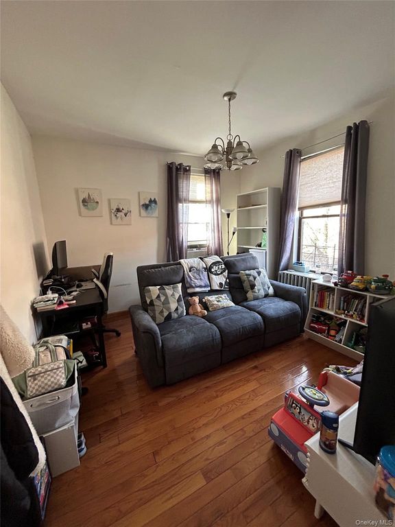 31-05 33 Street 3L, Astoria, NY 11106