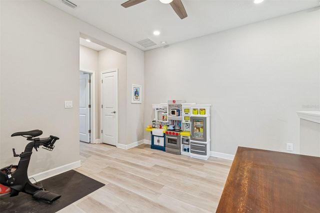 6867 CITRUS CREEK LANE, Tampa, FL 33625