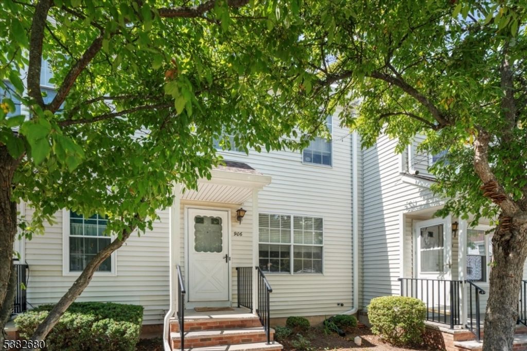 906 Wetherburn Ct, Raritan Twp., NJ 08822