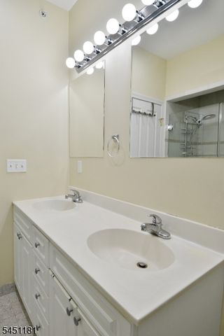 604 Avenue A 104, Bayonne City, NJ 07002