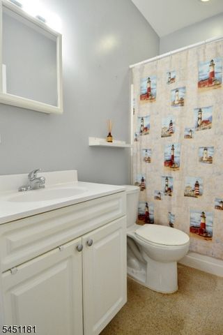 604 Avenue A 104, Bayonne City, NJ 07002