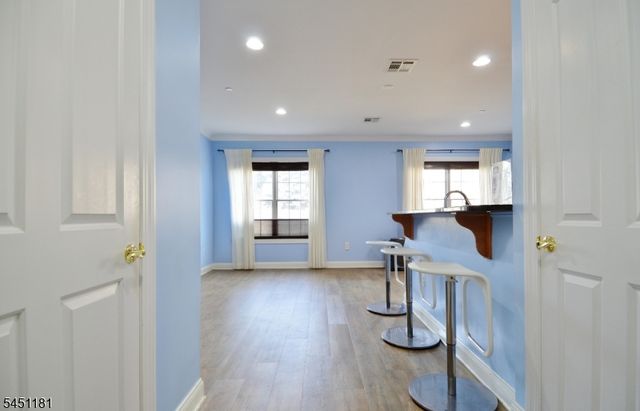 604 Avenue A 104, Bayonne City, NJ 07002