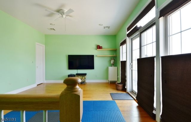 604 Avenue A 104, Bayonne City, NJ 07002