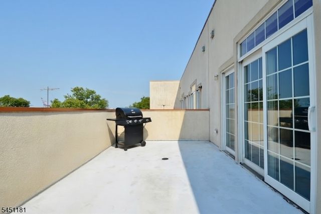 604 Avenue A 104, Bayonne City, NJ 07002