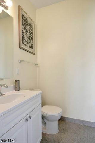 604 Avenue A 104, Bayonne City, NJ 07002