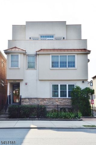 604 Avenue A 104, Bayonne City, NJ 07002