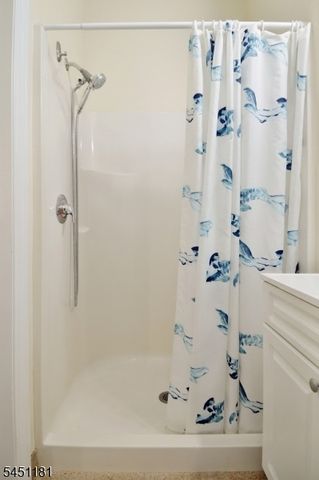 604 Avenue A 104, Bayonne City, NJ 07002