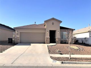 840 Holly Park Avenue, Sunland Park, NM 88063