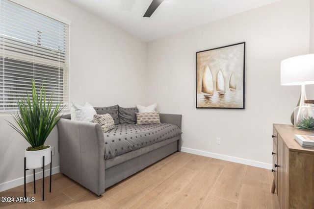 9001 W RANCHO Drive, Glendale, AZ 85305