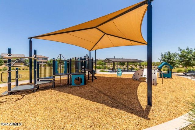 9001 W RANCHO Drive, Glendale, AZ 85305