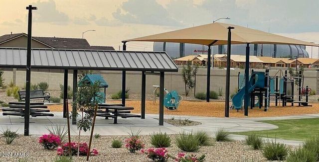 9001 W RANCHO Drive, Glendale, AZ 85305