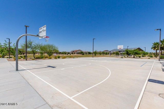 9001 W RANCHO Drive, Glendale, AZ 85305