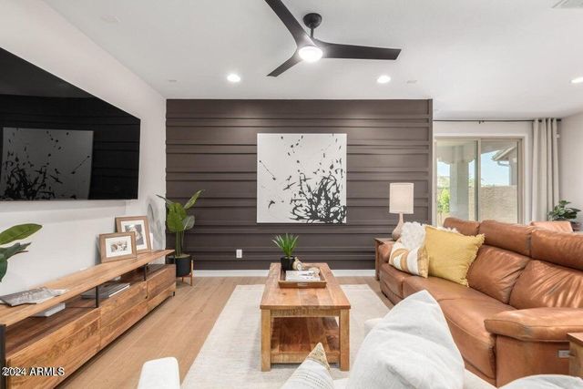 9001 W RANCHO Drive, Glendale, AZ 85305