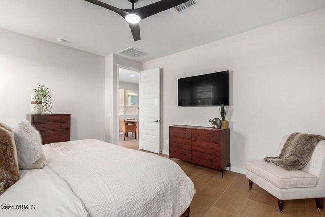 9001 W RANCHO Drive, Glendale, AZ 85305