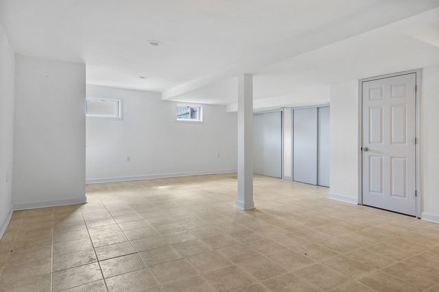 2938 E Shagbark Trail, Crete, IL 60417