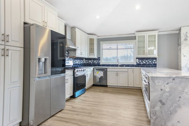 2938 E Shagbark Trail, Crete, IL 60417