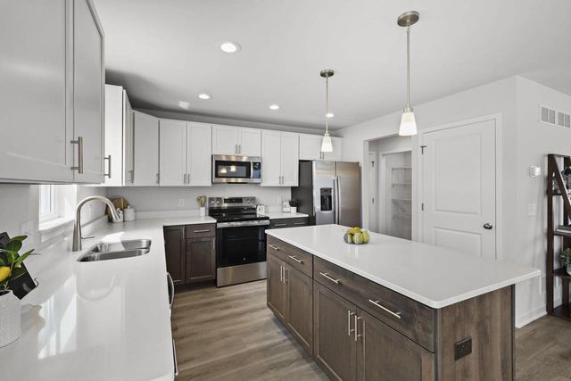 203 Dahlia Drive, Stoughton, WI 53589
