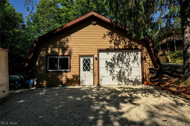 1720 Hinckley Hills Road, Hinckley, OH 44233