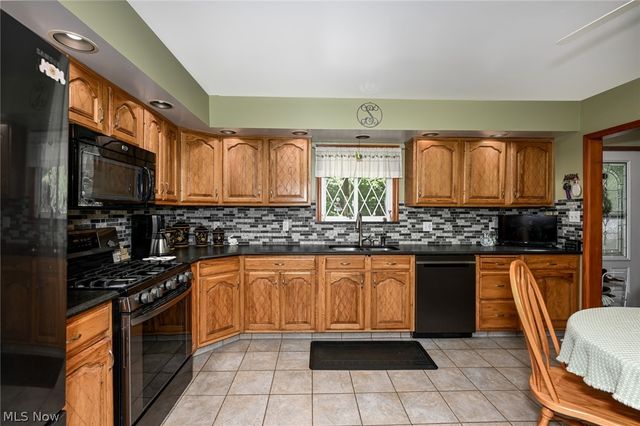 1720 Hinckley Hills Road, Hinckley, OH 44233
