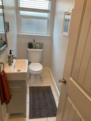 1105-1107 W G St, Oakdale, CA 95361