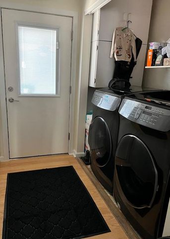 1105-1107 W G St, Oakdale, CA 95361