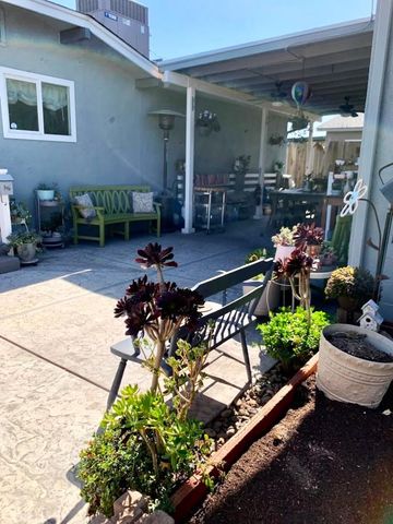 1105-1107 W G St, Oakdale, CA 95361