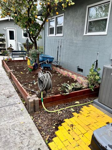 1105-1107 W G St, Oakdale, CA 95361