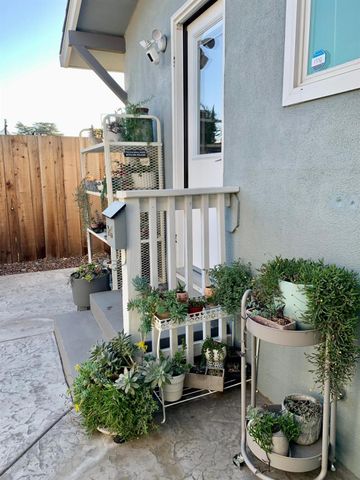 1105-1107 W G St, Oakdale, CA 95361