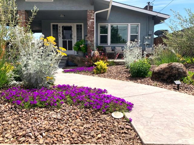 1105-1107 W G St, Oakdale, CA 95361