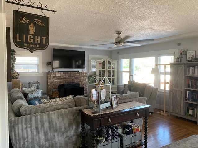 1105-1107 W G St, Oakdale, CA 95361