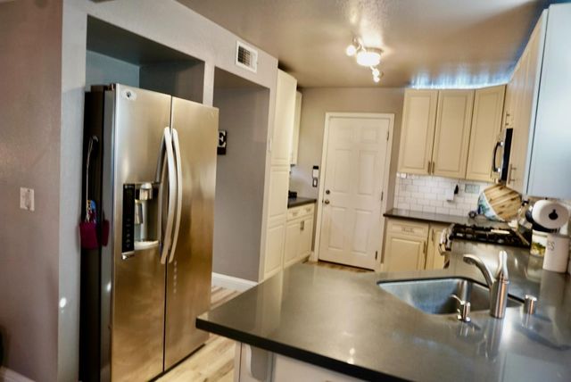 322 Hemphill Way, Roseville, CA 95678