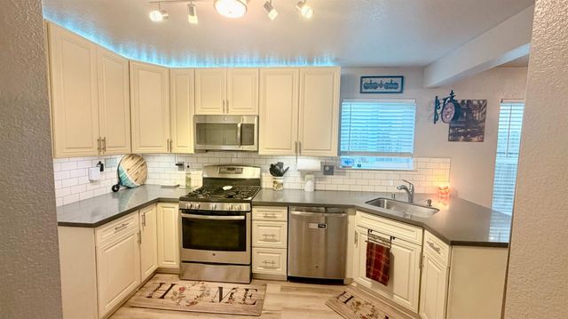 322 Hemphill Way, Roseville, CA 95678