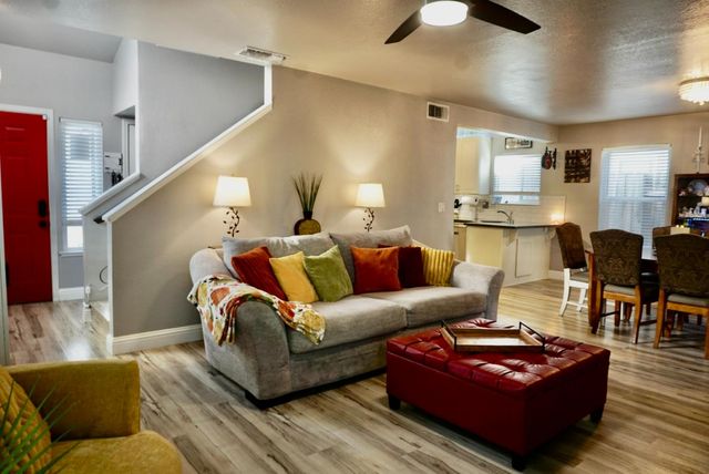 322 Hemphill Way, Roseville, CA 95678
