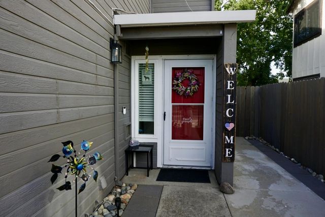 322 Hemphill Way, Roseville, CA 95678