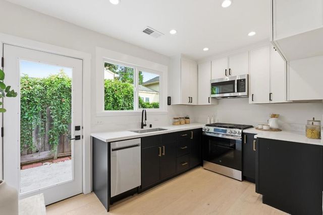 1414 Laurel, Santa Cruz, CA 95060