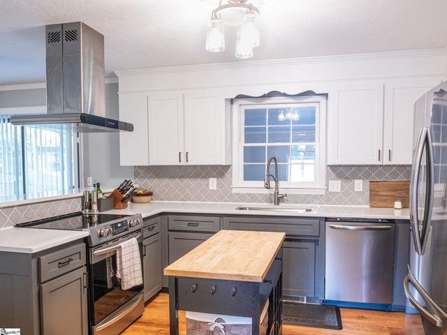 7 Crowndale Court, Taylors, SC 29687