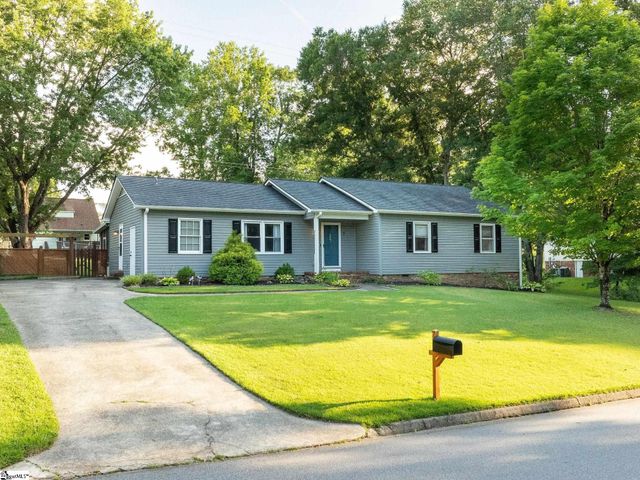 7 Crowndale Court, Taylors, SC 29687