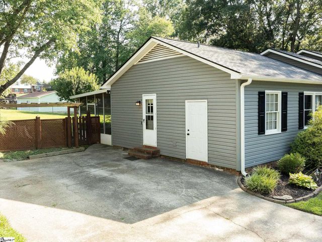 7 Crowndale Court, Taylors, SC 29687