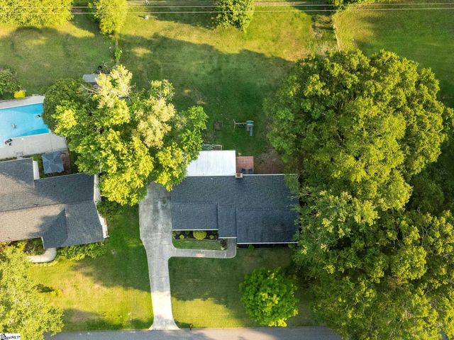 7 Crowndale Court, Taylors, SC 29687