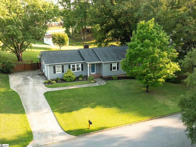 7 Crowndale Court, Taylors, SC 29687