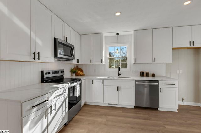 106 Lynn Drive, Taylors, SC 29687