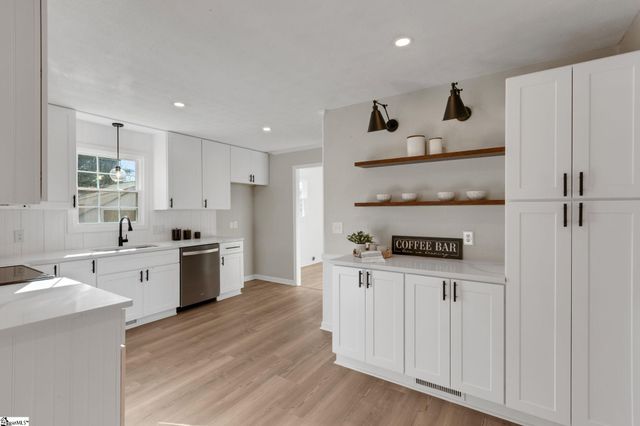 106 Lynn Drive, Taylors, SC 29687