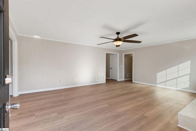 106 Lynn Drive, Taylors, SC 29687