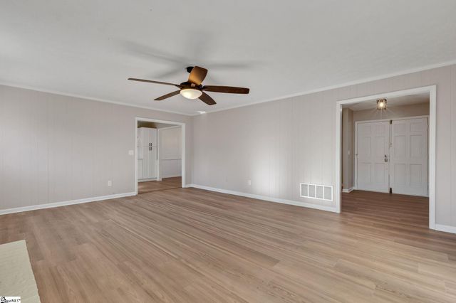 106 Lynn Drive, Taylors, SC 29687