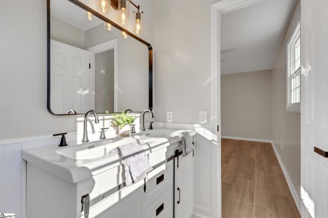 106 Lynn Drive, Taylors, SC 29687