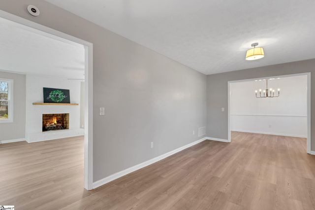 106 Lynn Drive, Taylors, SC 29687